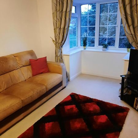 Redmire - 2 Bed 1St Floor Flat Overlooking Green Daire Darlington  Dış mekan fotoğraf
