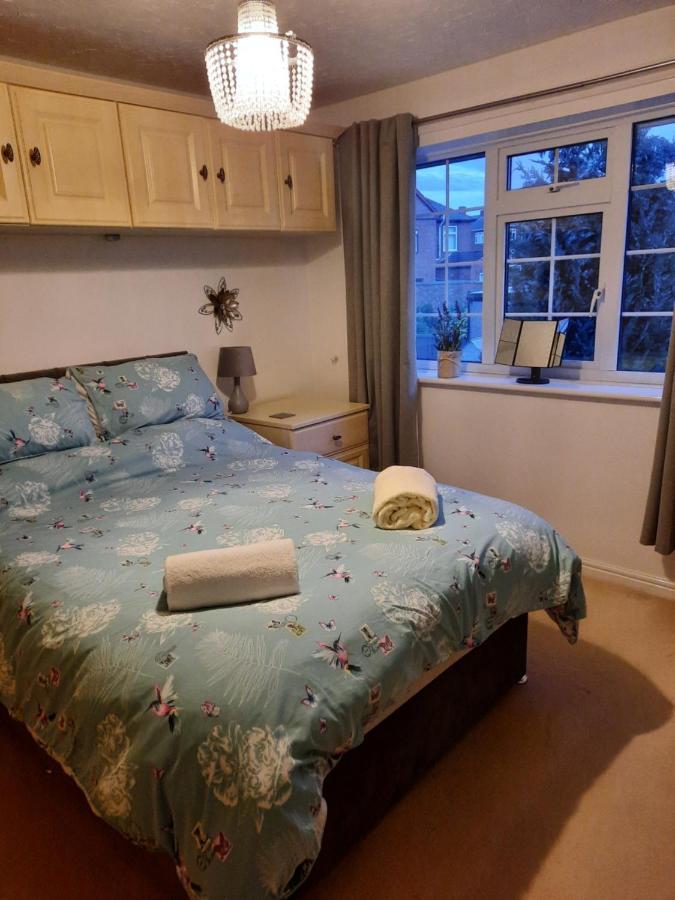 Redmire - 2 Bed 1St Floor Flat Overlooking Green Daire Darlington  Dış mekan fotoğraf
