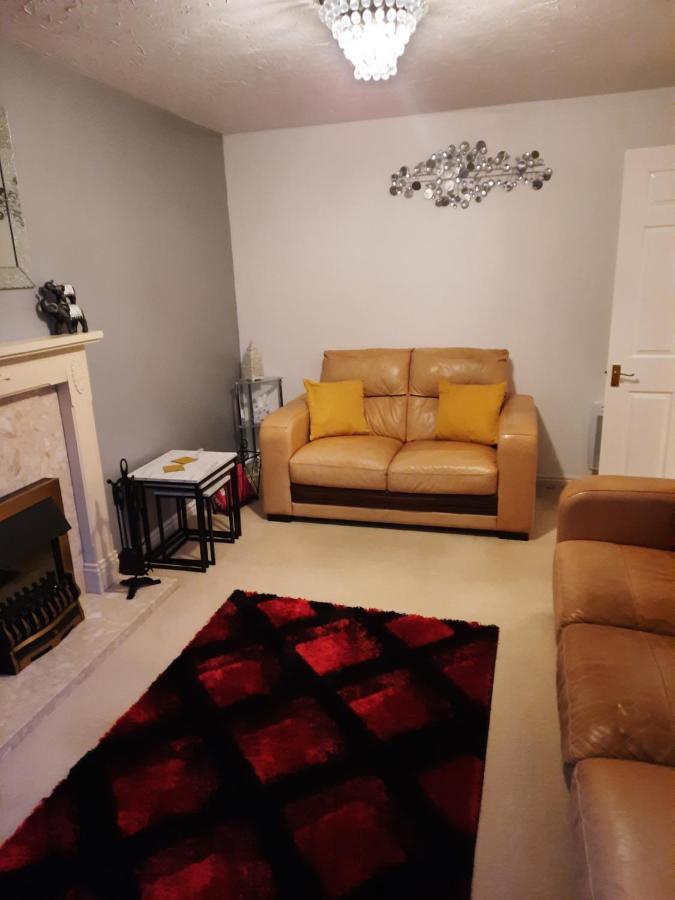 Redmire - 2 Bed 1St Floor Flat Overlooking Green Daire Darlington  Dış mekan fotoğraf