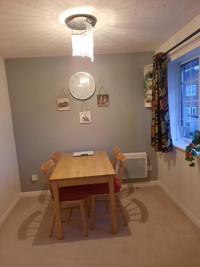 Redmire - 2 Bed 1St Floor Flat Overlooking Green Daire Darlington  Dış mekan fotoğraf