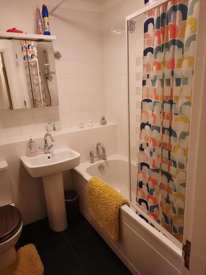 Redmire - 2 Bed 1St Floor Flat Overlooking Green Daire Darlington  Dış mekan fotoğraf