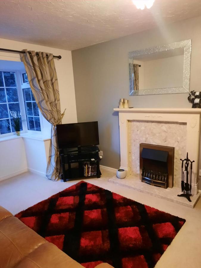 Redmire - 2 Bed 1St Floor Flat Overlooking Green Daire Darlington  Dış mekan fotoğraf